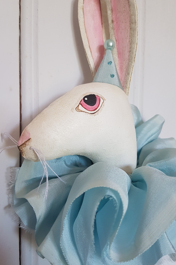 Folkart circus hare