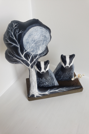 'Magic at midnight' soft sculpture badger art. Sculpture molle "Magie à minuit" art du blaireau.